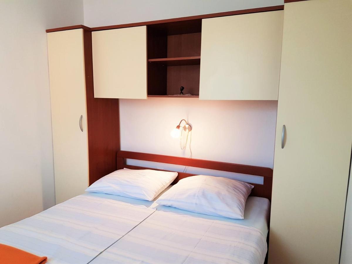 Apartmani Ljerka マリンスカ エクステリア 写真