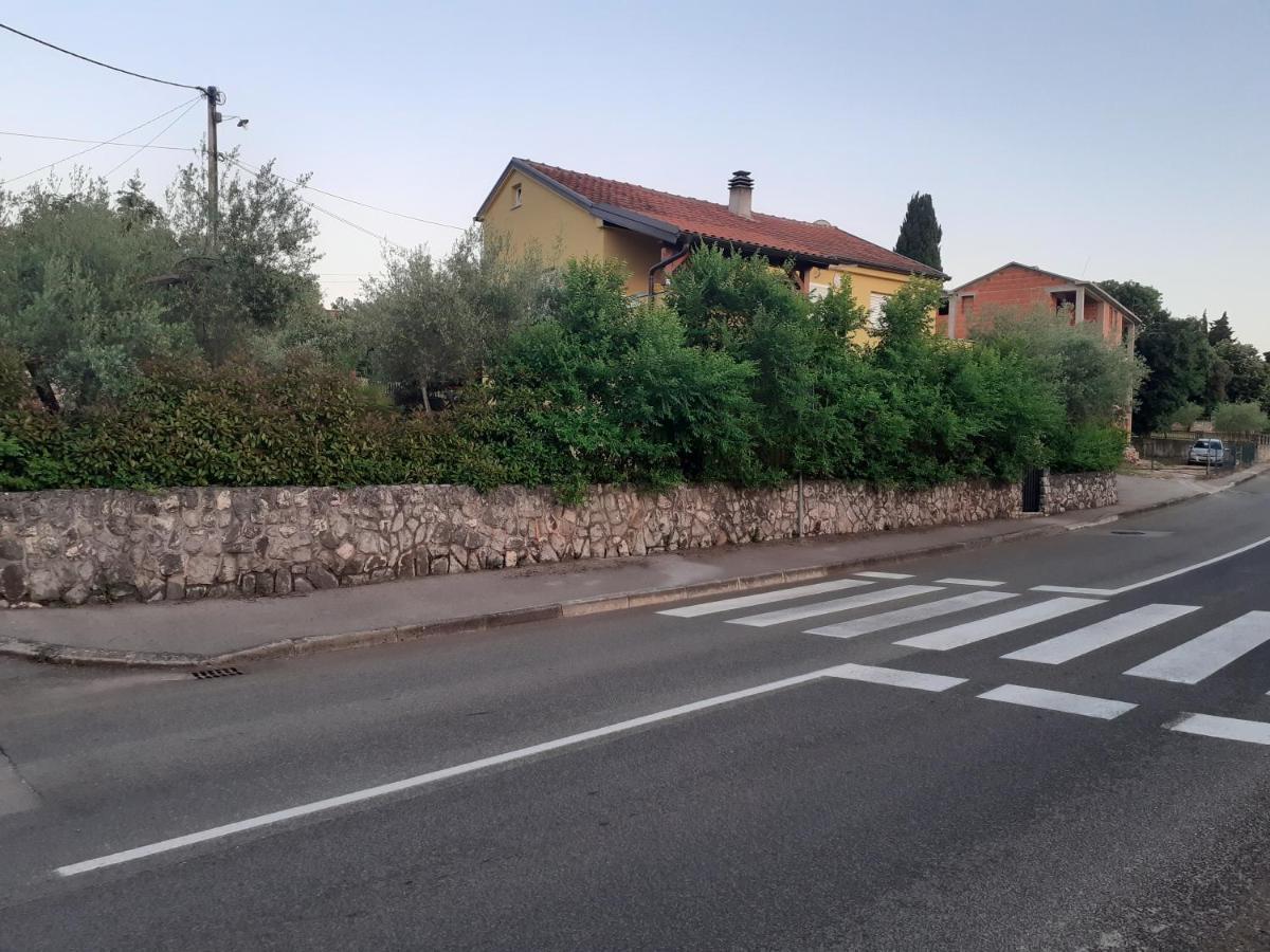 Apartmani Ljerka マリンスカ エクステリア 写真